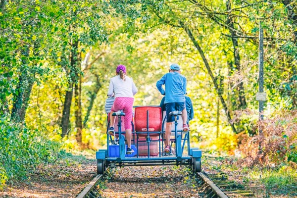 Velorail 9 Chauvigny Frankrijk Vienne vakantie animatie gezin fietsen.jpg