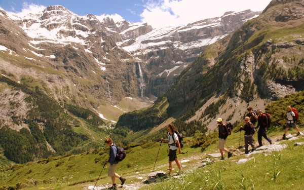Pyreneeen B12 Pyrenees Oustal del Carlat trektocht wandelen recreatiemeer vakantiepark luxe wellness