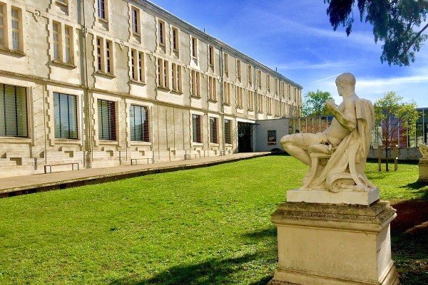 Niort 3 marais poitevin vakantie Frankrijk poitou charentes toerisme Bernard d'Agesci.jpg