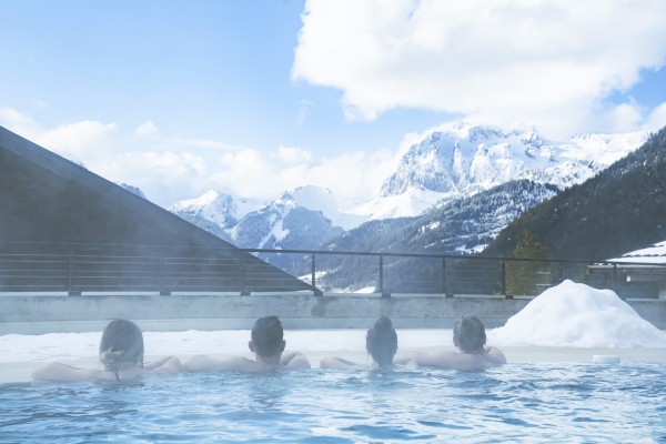 Forme d'O 12 zwembad Châtel Portes du Soleil Frankrijk met wellness sauna hamam.jpg