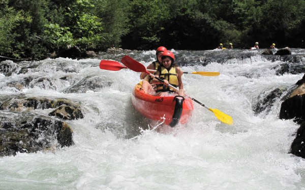 Kano canoe 10 Frankrijk languedoc pyreneeen water kust strand zee vakantiepark huis.jpg