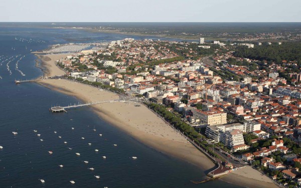 Arcachon 27 Frankrijk bassin Aquitaine kust strand vakantie luxe villa chateau de salles.jpg