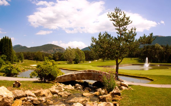 Villa's du Verdon golf 2 chateau taulane golf gite frankrijk provence var vakantiehuis villa cannes.