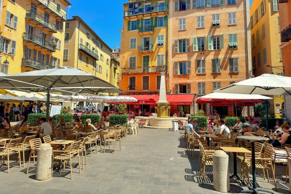 Nice 6 zuid Frankrijk cote d azur vakantie Provemce luxe villa Place.jpg