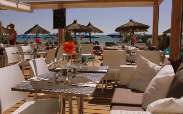 Middellandse zee B1 mediterranee Frankrijk restaurant terras strandpaviljoen vakantiehuis strand zee