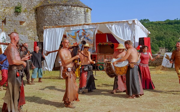 Lot Bonaguil chateau 4 Frankrijk Dordogne vakantie middeleeuws feest.jpg
