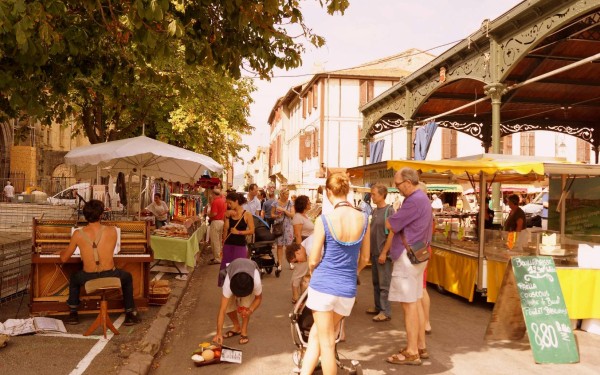 Mirepoix B9 Frankrijk markt toeristen Languedoc vakantiehuis luxe pyreneeen katharen franse sfeer cu