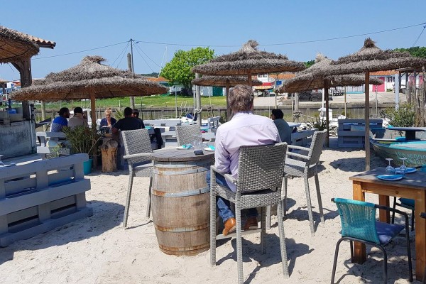Andernos les bains 13 bassin arcachon oesters strand haven vakantie Frankrijk.jpg
