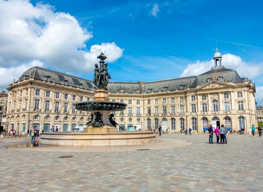 Bordeaux 28 Frankrijk centre vakantiehuis luxe villa chateau de salles restaurant zwembad.jpg