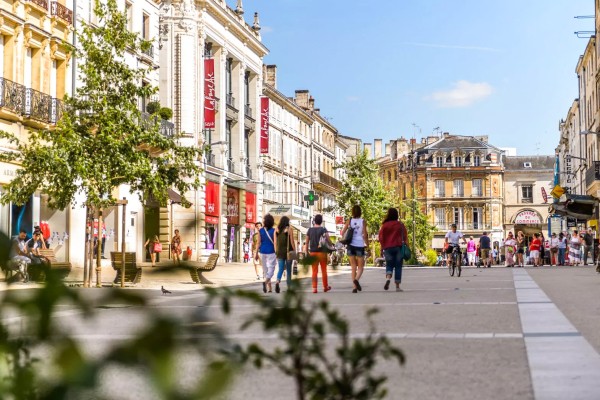 Niort 6 marais poitevin vakantie Frankrijk poitou charentes toerisme rue victor hugo.jpg
