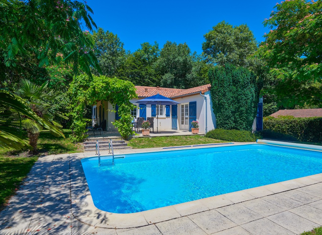 Vigeliere 3 2SS Forges Frankrijk luxe vakantiehuis villa privezwembad poitou charentes.jpg