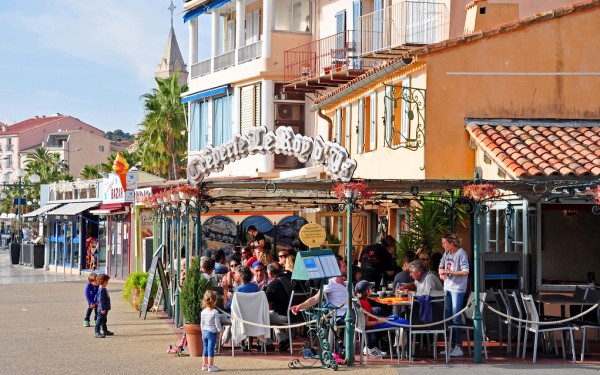 Sanary sur mer 27 Provence zuid Frankrijk vakantie luxe villa toerisme Middellandse zee strand.jpg