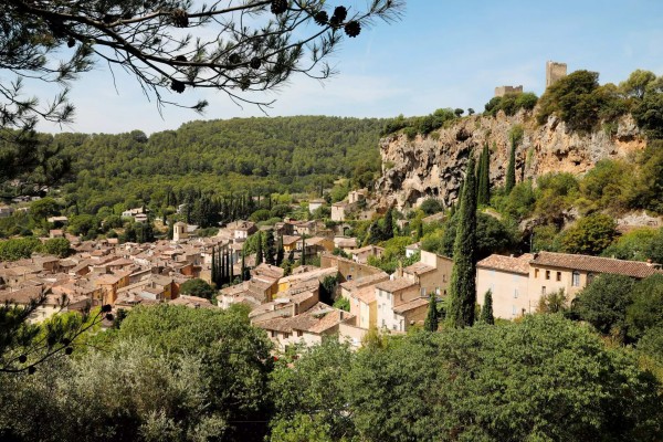 Cotignac 2 Provence verte Frankrijk Var villa vakantiehuis rots grotten.jpg