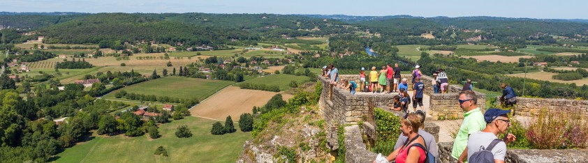 Domme 1a bastide Dordogne Frankrijk train vakantie uitzicht toerisme.jpg