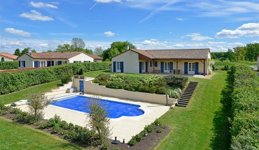 vakantiehuis frankrijk met zwembad francecomfort vakantieparken
