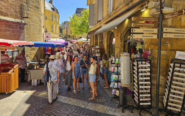 Sarlat 18 Dordogne Frankrijk vakantie luxe villa toeristische dorpen.jpg