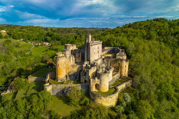 Lot Bonaguil chateau 5 Frankrijk Dordogne vakantie middeleeuws feest.jpg