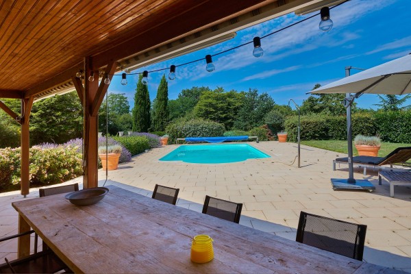 Forges BO 5 Frankrijk vakantiehuis luxe villa poitou charentes prive zwembad golf blue green.jpg