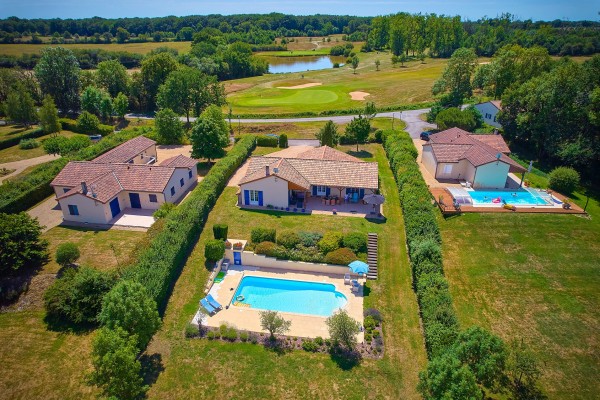 Forges 2 Vigeliere vakantiehuis villa Frankrijk golf resort bluegreen aveneau poitou charentes zwemb