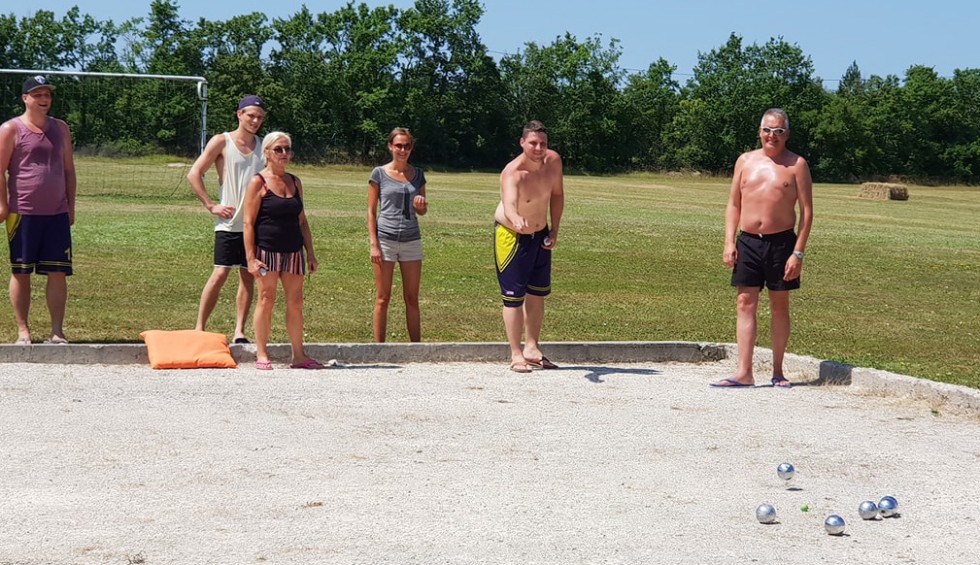 Animatie 3 Village des Cigales kidsclub vakantie Dordogne Frankrijk.jpg