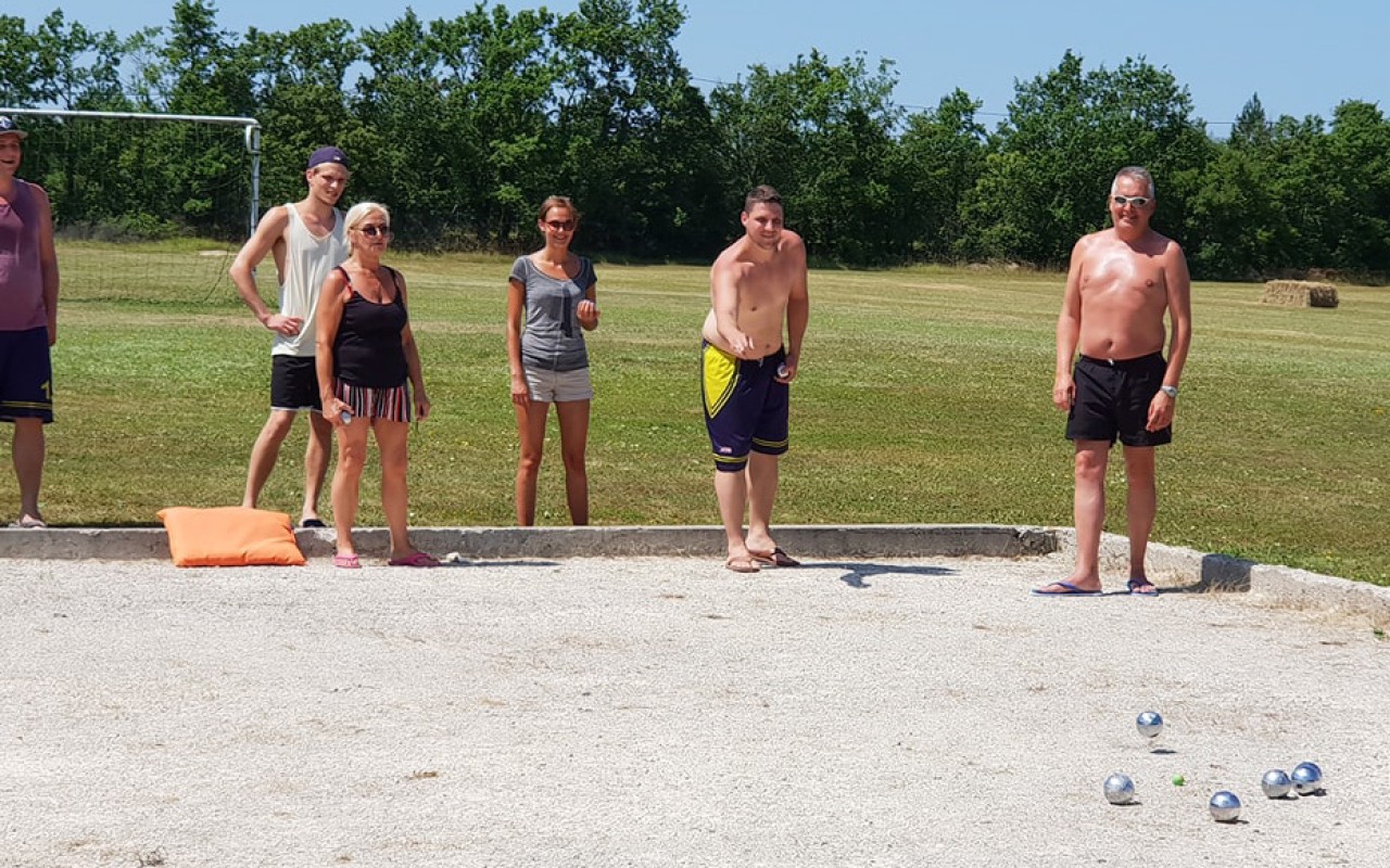 Kidsclub op Village des Cigales