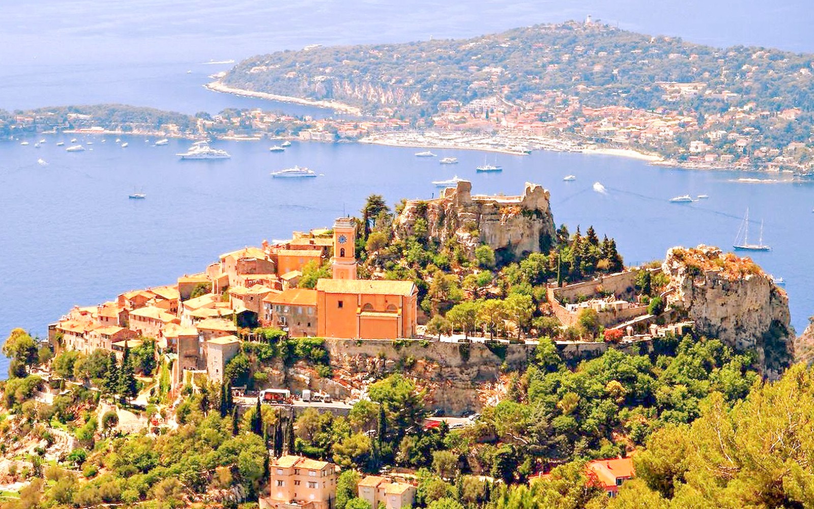 Èze aan de kust van de Côte d'Azur - Francecomfort Vakantieparken