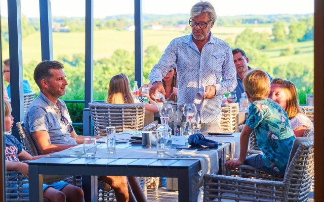 Restaurant 5 Village des Cigales Mauroux Dordogne Frankrijk vakantiehuis.jpg