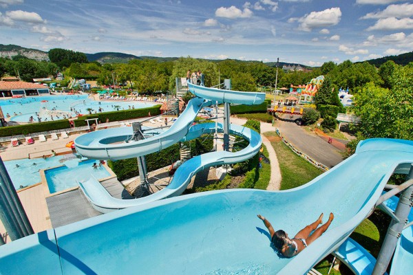 Quercyland 5 zwembad aquaparc Frankrijk Souillac vakantie Dordogne Lanzac glijbaan.jpg