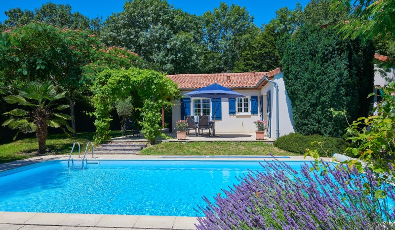 Vigeliere 3 1 Forges Frankrijk luxe vakantiehuis villa zwembad poitou charentes golf.jpg