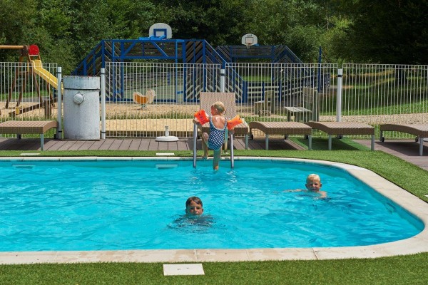 Faciliteiten 6 Le Lac Bleu  vakantiepark Frankrijk luxe villa vakantiehuis kinderen speeltuin.jpg