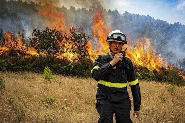 Bosbrand 6 Frankrijk brandbestrijding tijdens vakantie.jpg