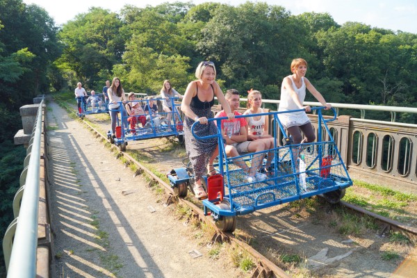 Velorail 14 Chauvigny Frankrijk Vienne vakantie animatie gezin fietsen.jpg