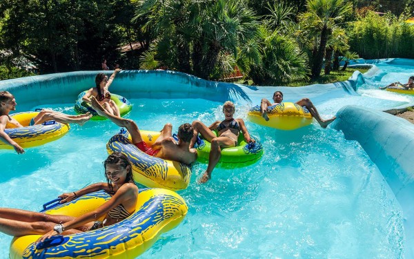 Aqualand 14 Arcachon aquaparc Frankrijk Chateau de Salles vakantiepark luxe villa zwembad aquitaine.