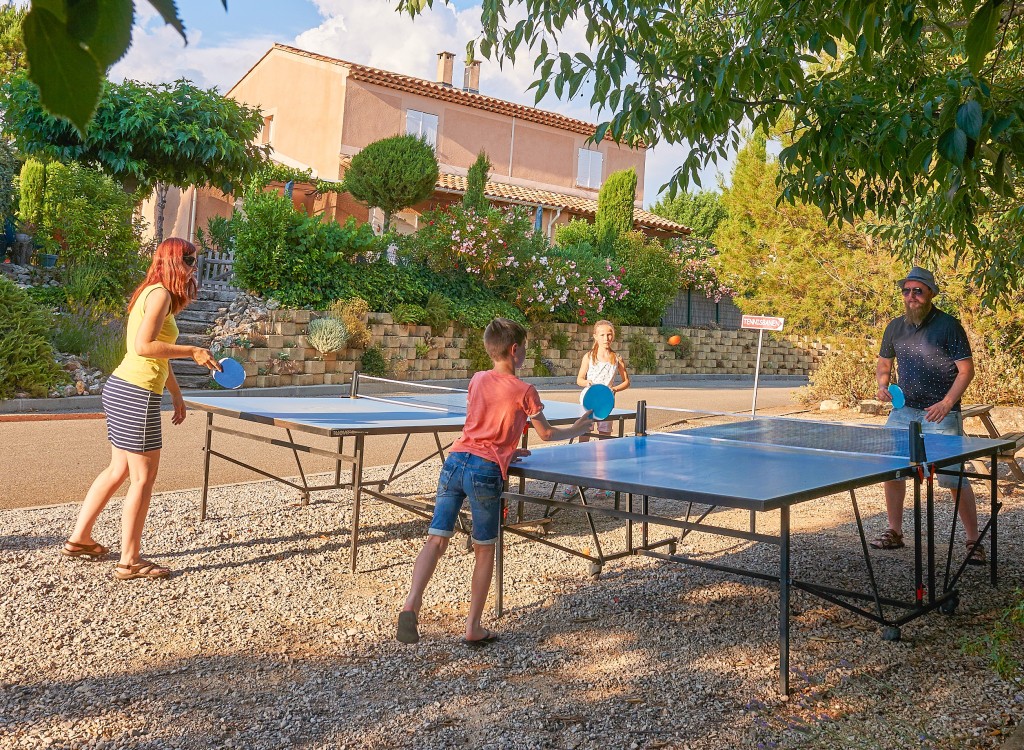 Jardin du Golf f6a Provence vakantiepark middellandse zee Frankrijk luxe villa tafeltennis table.jpg