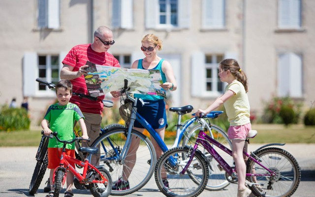 Frankrijk 2 vakantiepark fietsen gezin kinderen kust fietsroute landes.jpg