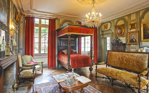 Sarlat 6S Dordogne Frankrijk Manoir de Gisson vakantie luxe villa toeristisch animatie.jpg