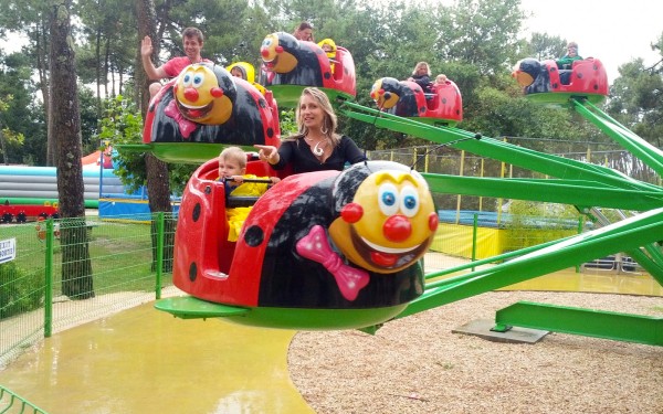 Coccinelle 3 kidparc animatie Frankrijk vakantiepark chateau de salles luxe villa kinderen.jpg