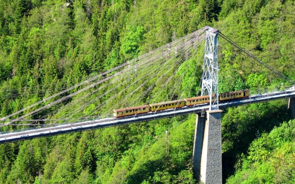 Train 17 jaune Frankrijk vakantie Cerdagne canari pyrenees villefranche mont louis bergen trein pyre
