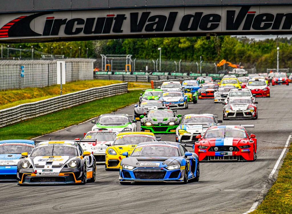 Poitou-Charentes sportief 4 autorace circuit Vienne Frankrijk in Les Forges.jpg