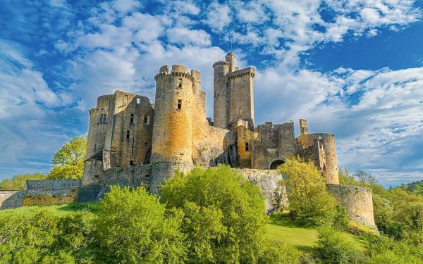 Lot Bonaguil chateau 6 Frankrijk Dordogne vakantie middeleeuws feest.jpg