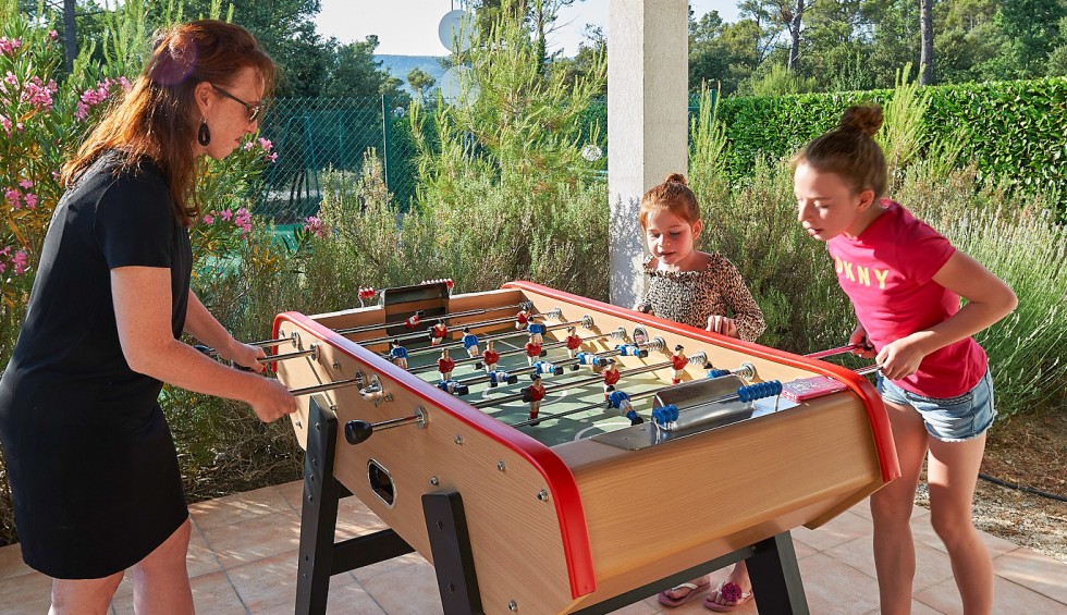 Vallee F 11 st Baume Frankrijk vakantiepark luxe villa's kidsclub Provence kinderen animatie.jpg