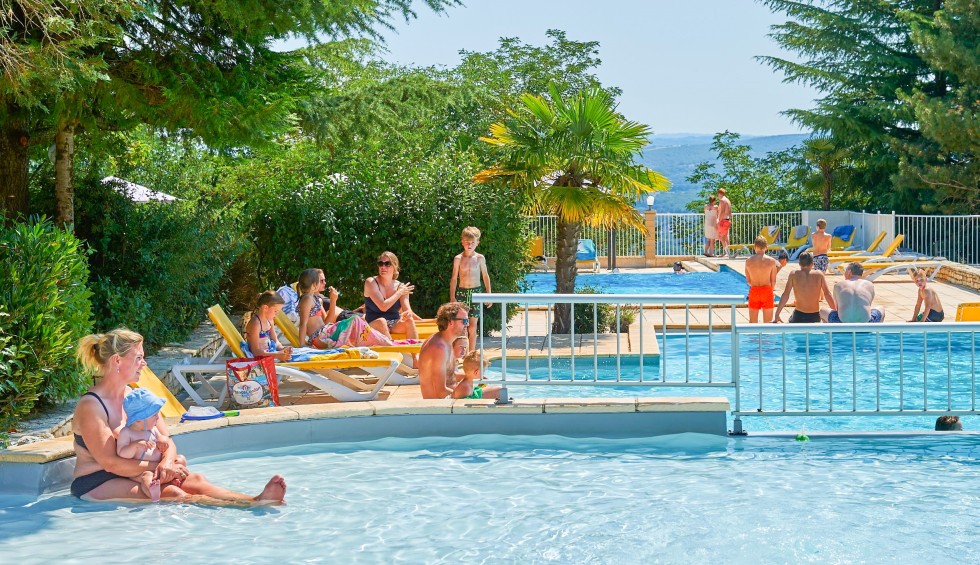 Lanzac 2 zwembad Frankrijk vakantiepark Nederlands Dordogne Lot luxe vakantiehuis animatie kinderen_