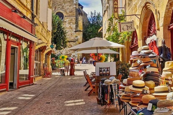 Bergerac 8 winkels tijdens vakantie in Dordogne Frankrijk.jpg