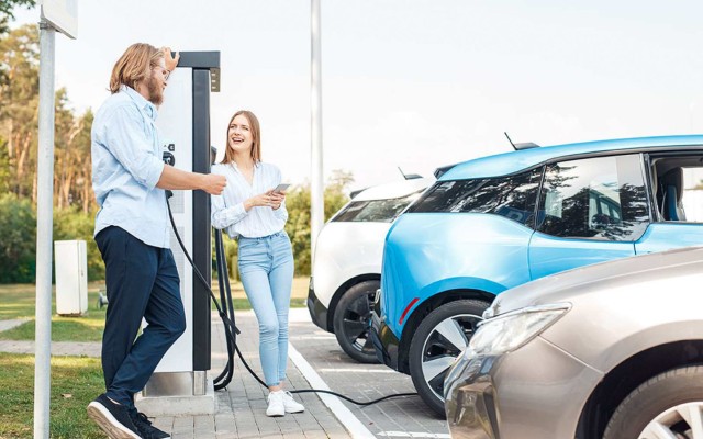 laadpalen 3 elektrische auto fastned newmotion ionity  vakantie Frankrijk vakantiepark luxe villa zw
