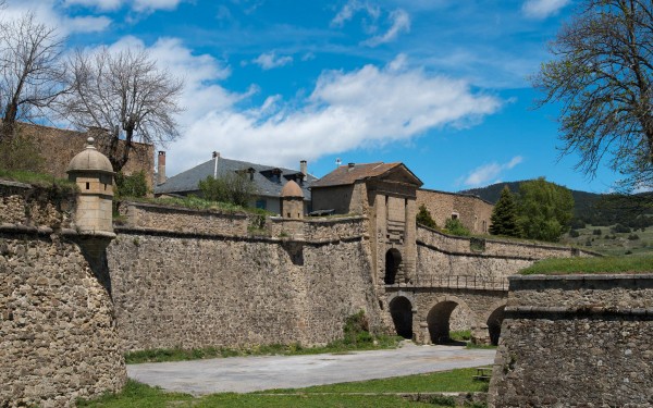 Train 13 jaune Frankrijk vakantie Cerdagne canari pyrenees villefranche mont louis bergen trein pyre
