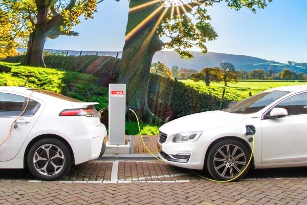 laadpalen 12 elektrische auto fastned newmotion ionity  vakantie Frankrijk vakantiepark luxe villa z