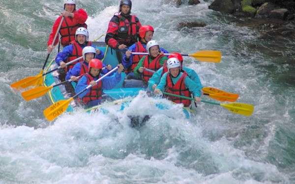 Raften 8 Dranse rivier Frankrijk Geneve Portes du soleil vakantie rafting.jpg