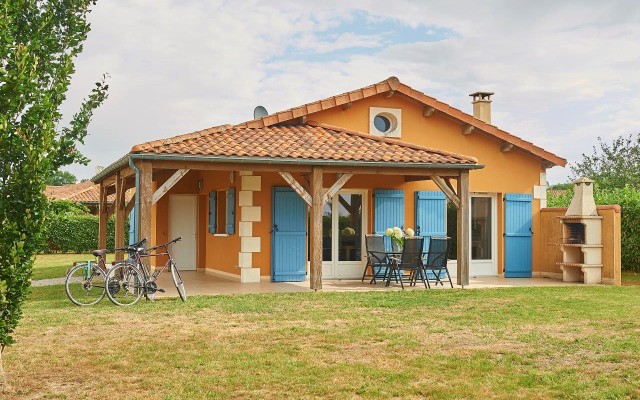 DLF huis 403 Frankrijk Domaine les Forges le bois senis zwembad senioren vakantiehuis luxe villapark