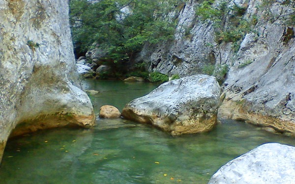 Gorges de galamus 4b Languedoc antoine pelgrimage rots kloof canyoning wandelen toerisme.jpg