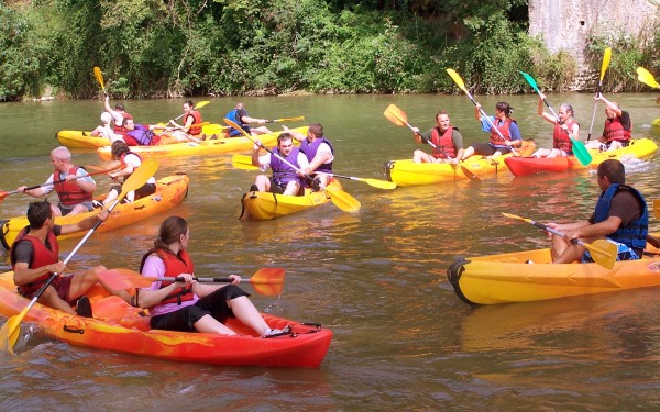 Kano canoe 9 Frankrijk languedoc pyreneeen water kust strand zee vakantiepark huis.jpg